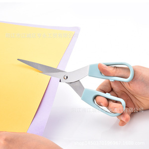 กรรไกรใช้ในบ้าน ยี่ห้อหยางเจียง ชุด 3 ชิ้น สแตนเลส สีผสม รูปตัววี สำหรับใช้ในสำนักงานและครัวเรือน - Product Image 5