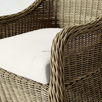 Ensemble de mobilier de jardin classique Villa Resort Chaise en rotin et osier avec accoudoir Table basse et chaises d'extérieur