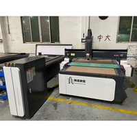 Máquina enrutadora Cnc 1325 con mesa de vacío y rodillo de prensa para trabajar la madera 1325 1530 enrutador Cnc para trabajar la madera 4x8