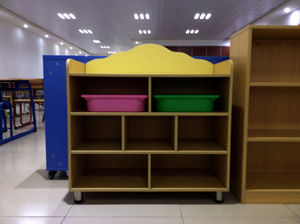 Meubles de maternelle en vente chaude, bibliothèque pour enfants, armoire pour garderie, <span class=keywords><strong>rangement</strong></span> de livres pour l'école, collection de jouets <span class=keywords><strong>avec</strong></span> plateau en <span class=keywords><strong>plastique</strong></span> - Product Image 4