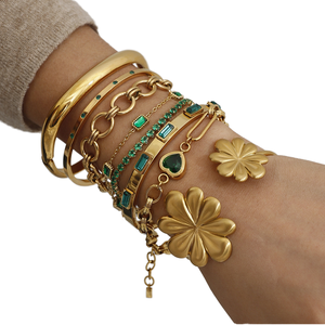 ราคาโรงงาน กำไลข้อมือสแตนเลสชุบทอง 18K สไตล์วินเทจสำหรับผู้หญิง ดีไซน์ทันสมัย กันน้ำ ประดับเพชรซิคอนรูปหัวใจ สวยงาม เหมาะสำหรับงานปาร์ตี้ - Product Image 1