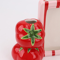 Cadre photo en céramique Redeco en forme de fraise et de tomate, sculpture de fruits rouges, support d'image de bureau pour la décoration de cuisine et de chambre d'enfant