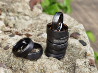 Cincin Kawin Tantalum Khusus dengan Finishing Brushed Domed untuk Pria