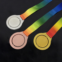 Médaille en métal or, argent, bronze avec couronne MH-LJ0240