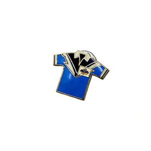 Badge métallique personnalisé en forme de vêtement avec fermoir papillon pour souvenirs, publicité, cadeaux promotionnels d'entreprise - Product Image 1