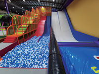 Équipement d'aire de jeux intérieure Soft Play Parc d'attractions à thème Trampoline d'aire de jeux intérieure