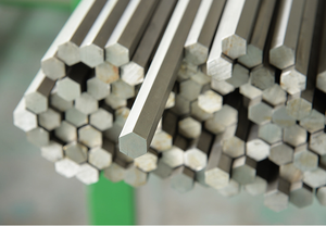 قضبان سداسية من الفولاذ المقاوم للصدأ 304 وفقًا لمعيار ASTM A276، متعددة العمليات، بأحجام مخصصة حسب الطلب - Product Image 4