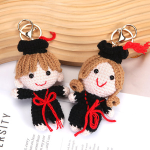 Grazioso Portachiavi Lavorato a Mano all'Uncinetto in Lana per Bambini e Bambine, Ciondolo per Borsa, Regalo di Laurea - Product Image 3