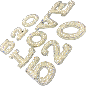 Kích Thước Nhỏ Thiết Kế Logo Sắt-Trên Các Bản Vá Lỗi 3D Rhinestone Chữ Rõ Ràng Strass Đá Đính Các Bản Vá Lỗi Cảm Thấy Vải Cho Hat Thấp - Product Image 1