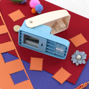 Kamei Bưu Chính tem hình chữ nhật dập nổi lỗ đấm lớn hơn đòn bẩy hành động thủ công giấy EVA cú đấm vuông cú đấm - Product Image 4