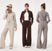Ensemble de sport d'hiver personnalisé pour femme : veste courte zippée et pantalon de survêtement ajusté (2 pièces)