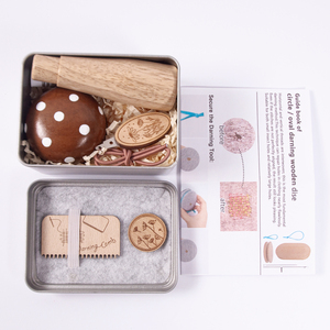 Nuevo Diseño de <span class=keywords><strong>Kit</strong></span> de Hongo de Zurcido de Madera Lisa con Agujas, Enhebrador y Peine en Caja de Regalo para el Día de la Madre - Product Image 6