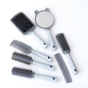 Ensemble de brosses et peignes à <span class=keywords><strong>cheveux</strong></span> en plastique 6 en 1 avec miroir à main en forme d'ours, kit de peignes démêlants à picots souples pour le massage, pour le coiffage quotidien des filles - Product Image 2