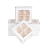 Boîte à gâteau transparente personnalisée à quatre compartiments avec lamination mate de luxe, présentoir pour petites friandises et charcuterie, doublure en éponge