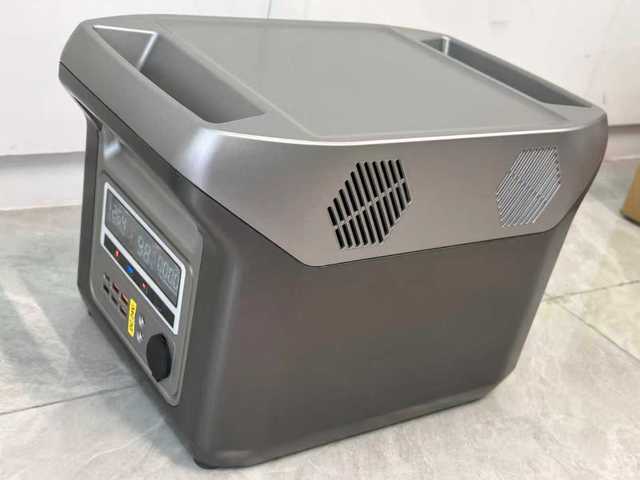 1500W LiFePO4 Portable Power Station Pure Sine Wave Solar Generator 220V Emergency Backup Power Bank for Home Camping