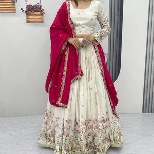 Lehenga choli เทศกาลที่มีคุณภาพสูงกับลำดับการเย็บปักถักร้อยหนักและชุดเดรส dupatta ทำงานด้ายมีสไตล์ - Product Image 1