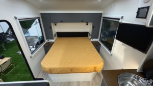 Remorque <span class=keywords><strong>de</strong></span> camping tout-terrain 4x4 robuste et légère, conforme aux normes australiennes, caravane hybride à coque rigide avec suspension indépendante - Product Image 4