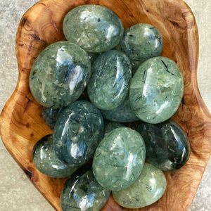 คริสตัลโฮลาขายส่ง หินเพรไนต์ธรรมชาติขัดเงาคุณภาพสูง น้ำหนัก 50-150 กรัม พิมพ์ลายดิจิทัล แฟชั่นทันสมัย สำหรับของที่ระลึกสุดพิเศษ - Product Image 3