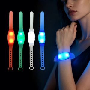 Bracelets en silicone écologiques à LED avec impression numérique pour fêtes, concerts, sécurité, cadeaux promotionnels, logo personnalisé - Product Image 1
