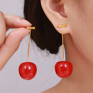 ต่างหูห้อยเรซิ่นเชอร์รี่เคลือบทอง 18K PVD บนสแตนเลสสตีล |   เครื่องประดับกันน้ำ ป้องกันอาการแพ้ และทนทานสำหรับผู้หญิงและเด็กผู้หญิง - Product Image 1