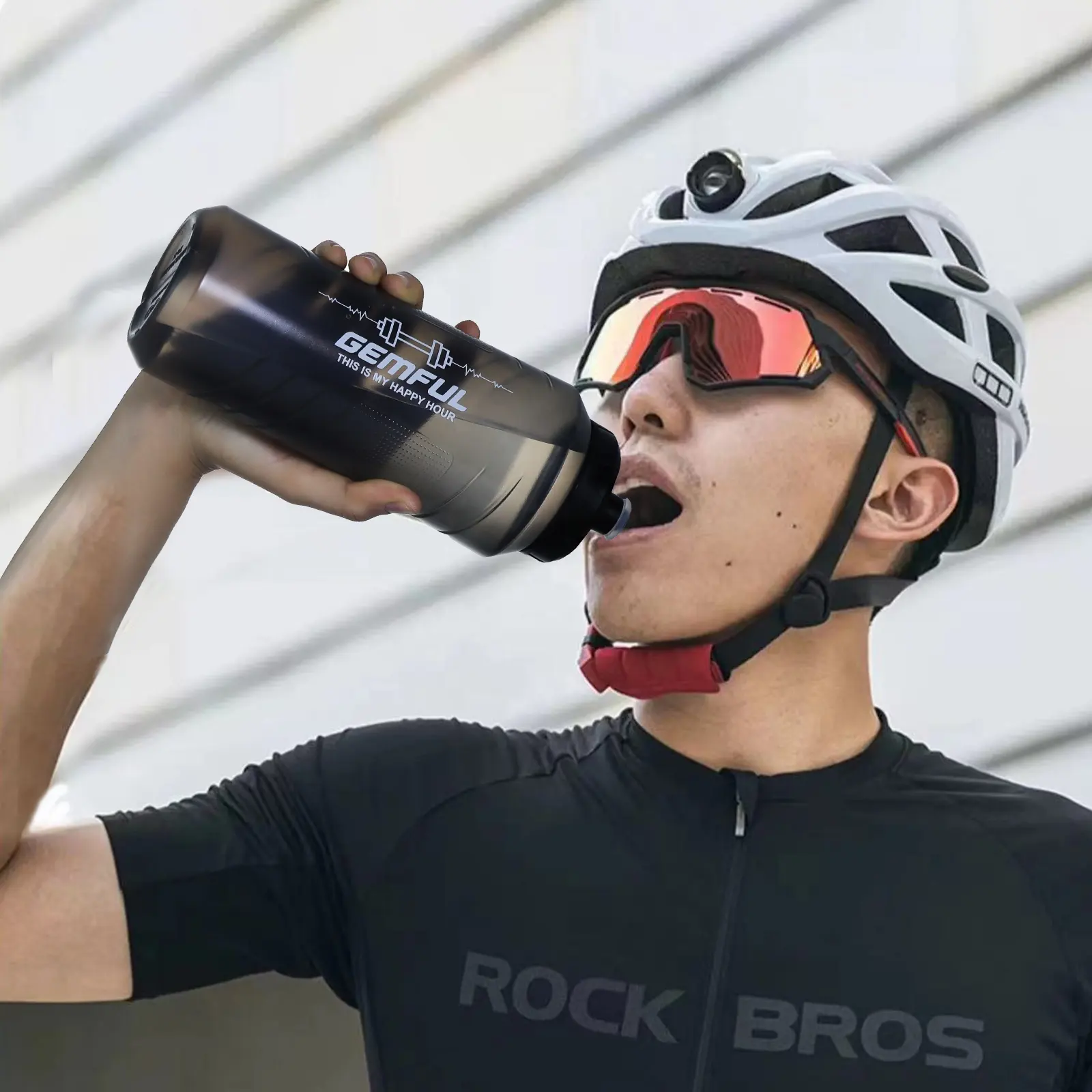 زجاجات مياه لركوب الدراجة زجاجة رياضية ضغط لركوب الدراجة بلاستيكية 1000 مل للأنشطة الخارجية زجاجة مياه شرب خالية من بيسفينول أ = الركض