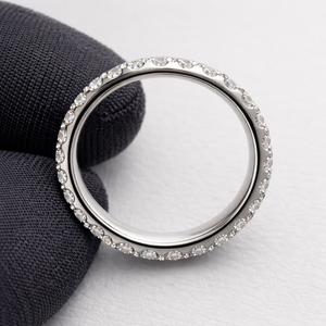 Anillo de Platino con Diamantes de Diseño para Mujer, con un Look Moderno y Elegante, Joyería Fina para la Colección Nupcial, Celebración de Aniversario - Product Image 3