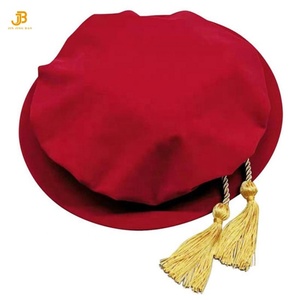 Vente en gros Chapeau de doctorat en velours noir de style britannique de luxe unisexe Bonnet Tudor/Beefeater Graduation Doctoral Tam - Product Image 4