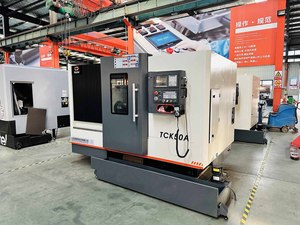 Tck50a Đài Loan Sản Xuất <span class=keywords><strong>CNC</strong></span> Máy Tiện Máy Cho Kim Loại <span class=keywords><strong>CNC</strong></span> Máy Phay Ngang Khoan Cơ Khí Máy <span class=keywords><strong>Fanuc</strong></span> Điều Khiển - Product Image 2