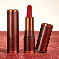 Lipstik Matte Beludru dengan Casing Logam Perunggu Terintegrasi, Warna Espresso-Core Estetis untuk Branding Khusus, Pasokan Mewah
