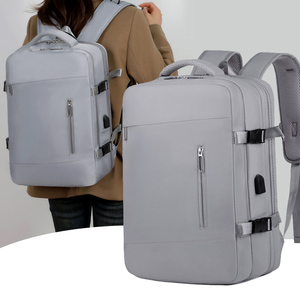 Prix direct usine Sac à dos Oxford géométrique grande capacité 20-39L séparation sec/humide léger imperméable fermeture éclair antivol USB - Product Image 4