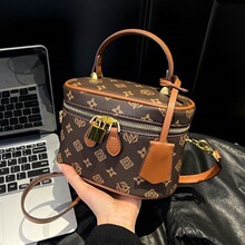 <span class=keywords><strong>Bolso</strong></span> de Mano de Alta Gama con Cadena y Diseño Geométrico en Cuero PU, <span class=keywords><strong>Bolso</strong></span> de Hombro Cruzado para Fiesta, Elegante y de Calidad para <span class=keywords><strong>Mujer</strong></span> - Product Image 3