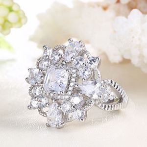 卸売ファッションホワイトゴールドキュービックジルコニアキングクラウンリング女性用ジュエリー - Product Image 4