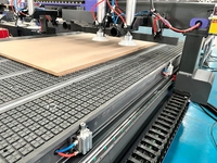 Routeur CNC ATC de table de déchargement à chargement automatique pour armoires de cuisine et ligne de production de meubles routeurs en bois avec unité d'alésage