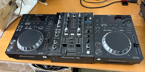 Ensemble DJ <span class=keywords><strong>Pioneer</strong></span> d'occasion 2 pièces CDJ350 Multi Player + 1 pièce DJM450 Mixeur DJ 2 canaux Équipement DJ complet pour soirée en club - Product Image 1