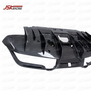 Difusor trasero de fibra de carbono estilo OEM labio trasero (onda de sarga) para FERRARI F8 2019-2021 - Product Image 2