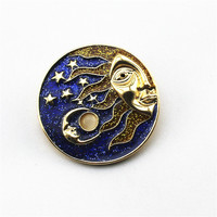 Broches de revers vintage en métal plaqué, personnalisées, sur le thème de l'espace, du soleil et des nuages, avec émail dur et doux, motif galaxie, vente en gros