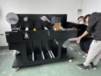 Machine d'impression numérique d'étiquettes en rouleau pour l'alimentation, les cosmétiques, le vin, les codes-barres, avec imprimante intégrée, plastifieuse et découpeuse