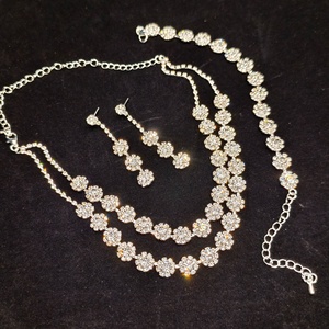 Collection transfrontalière Europe-Amérique : Série de chaînes à griffes best-seller, style luxe léger avec strass étincelants - Product Image 2