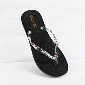 Chanclas Planas de PVC para Mujer, Resistentes al Agua, Antideslizantes, de Punta Abierta, al Mejor Precio de Fábrica - Product Image 4