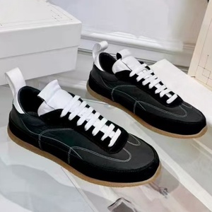 Chaussures de sport en cuir véritable avec maille respirante anti-odeur, même style que la marque, élégantes chaussures à lacets à semelle épaisse - Product Image 2