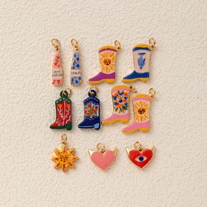 Desierto Occidental Pintado |   Colgantes de Latón Chapados en Oro de 18K para la Creación de Joyería DIY |   Dijes de Corazón, Sol, Poción del Amor y Bota Vaquera - Product Image 3