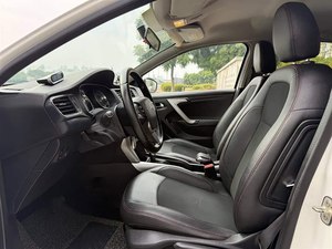 Auto Usado Citroën <span class=keywords><strong>C3</strong></span>-XR 2014 1.6L SUV <span class=keywords><strong>Pequeño</strong></span> Edición Pioneer Un Solo Dueño Título Limpio Historial Completo de Servicios - Product Image 4