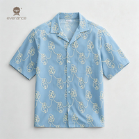 Chemise homme en mélange de lin Sketch Leaf 160 g/m² bleu et blanc, style cubain minimaliste pour les vacances à la station balnéaire