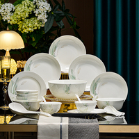 Service de vaisselle en porcelaine fine avec décoration sous glaçure motif feuille verte, comprenant bols, assiettes et pot en céramique pour la maison, cadeau de mariage