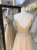 Robe de Soirée 2026 Nouvelle Collection en Gros Champagne Coupe A-Line Longue Élégante en Tulle Col V Bretelles Fines pour Anniversaire Femme