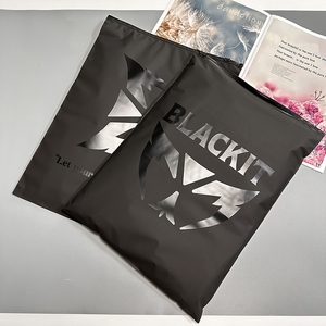 Bolsa <span class=keywords><strong>de</strong></span> embalaje <span class=keywords><strong>de</strong></span> ropa personalizada <span class=keywords><strong>de</strong></span> alta calidad LOGO <span class=keywords><strong>de</strong></span> marca <span class=keywords><strong>Ziploc</strong></span> bolsa esmerilada negra para camiseta bolsa <span class=keywords><strong>de</strong></span> cremallera deslizante <span class=keywords><strong>de</strong></span> plástico para ropa - Product Image 3