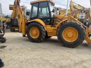 Chargeuse-pelleteuse JCB 4CX/3CX d'occasion à bas prix, vente de matériel d'occasion, 7000 kg, moteur en bon état, certifiée CE - Product Image 4