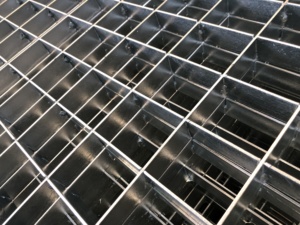 <span class=keywords><strong>ตะแกรง</strong></span><span class=keywords><strong>เหล็ก</strong></span>ชุบสังกะสีสำหรับทางเดินของรถแล่นมี<span class=keywords><strong>ขนาด</strong></span>กำหนดได้เอง - Product Image 6