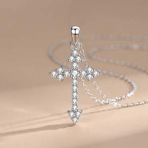 Collana con Croce in Argento Sterling 925 all'Ingrosso, Ciondolo Cristian con Diamanti, Gioiello Personalizzato per Donne - Product Image 2