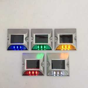 Солнечный светодиодный свет/Автостоянка мигающий свет дорожная шпилька 104*104 мм садовые огни/алюминиевая дорожная шпилька постоянного типа - Product Image 3